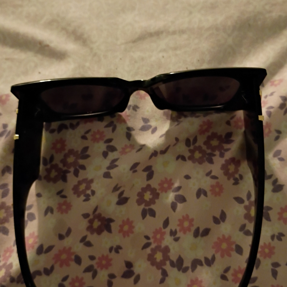 Yves Saint Laurent Black Sunglasses with Gold YSL Logo - Picture 2 of 6